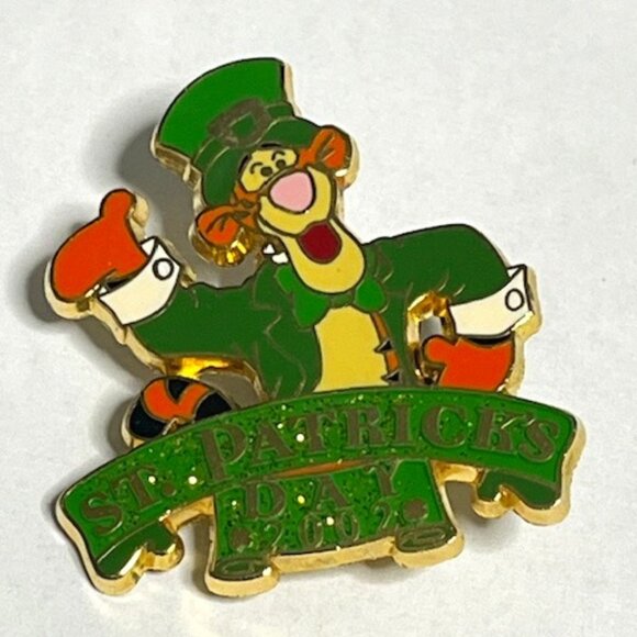 Tigger from Winnie the Pooh St. Patrick's Day 2002 Lapel Hat Vest Pin 1.25" - Picture 3 of 16